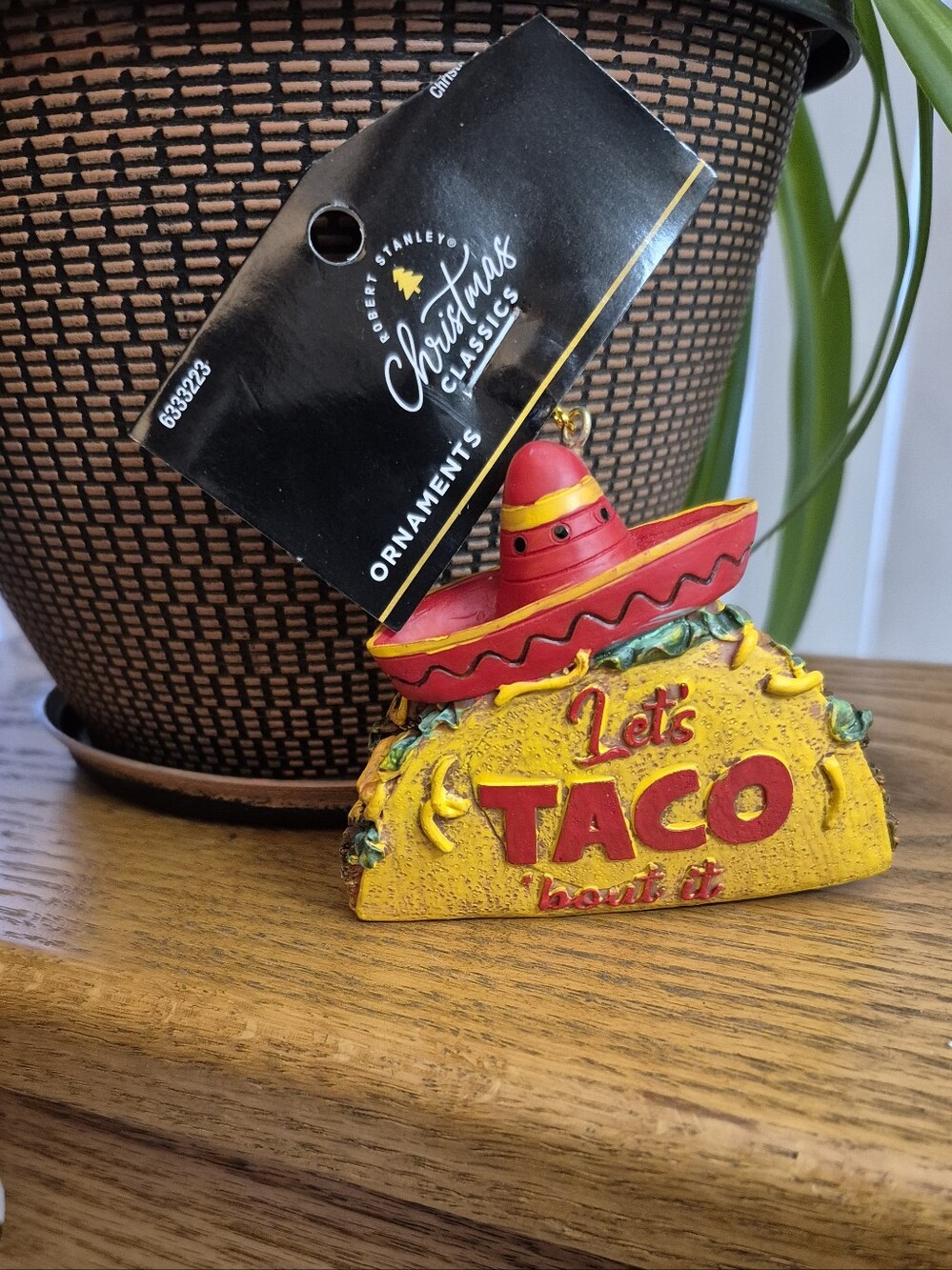 'Let's Taco Bout It' Yellow Taco Ornament with Red Sombrero. NEW WITH TAGS